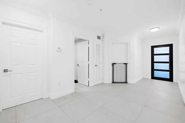 456 E Boca Raton Rd, Boca Raton, FL 33432