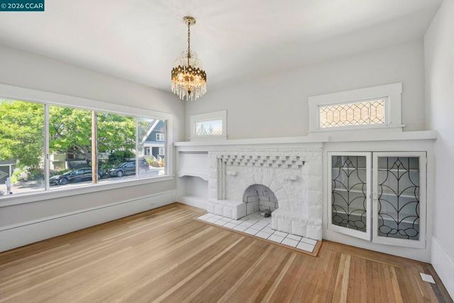 5446 Shafter Ave, Oakland, CA 94618