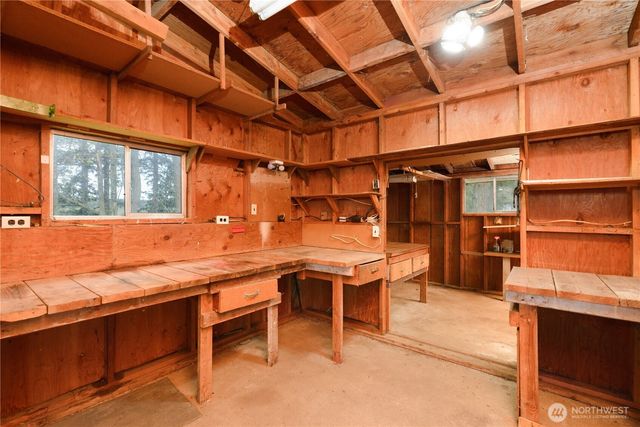 251 Washington Harbor Rd, Sequim, WA 98382