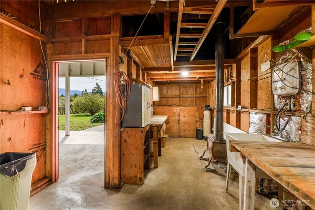 251 Washington Harbor Rd, Sequim, WA 98382