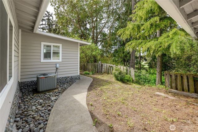 251 Washington Harbor Rd, Sequim, WA 98382