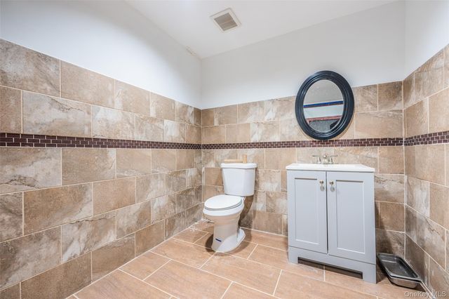 107-10 Jamaica Avenue, Richmond Hill, NY 11418