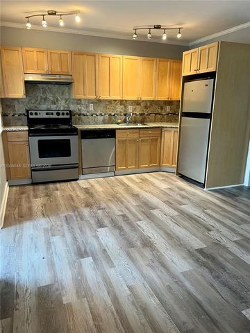 590 NW 40th Court 3, Oakland Park, FL 33309