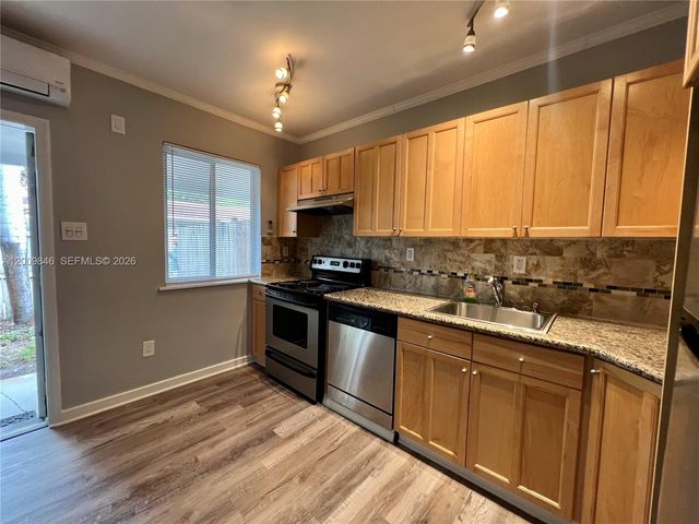 590 NW 40th Court 3, Oakland Park, FL 33309