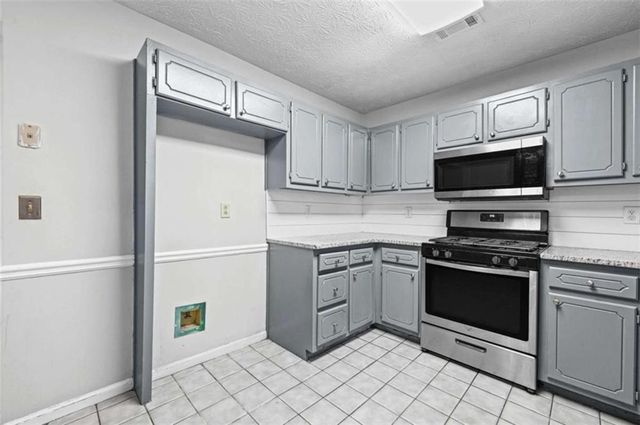 142 Summerfield Drive, Mcdonough, GA 30253