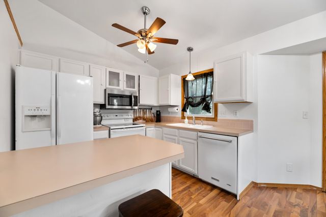 10813 W BLAKE CIR, Wichita, KS 67209