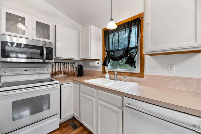 10813 W BLAKE CIR, Wichita, KS 67209
