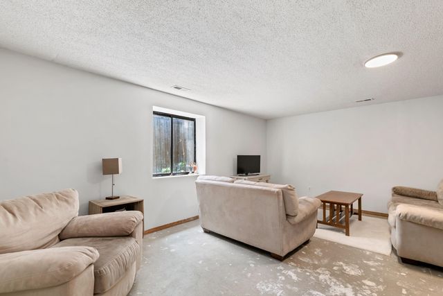 10813 W BLAKE CIR, Wichita, KS 67209