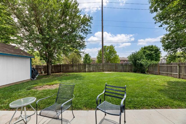 10813 W BLAKE CIR, Wichita, KS 67209