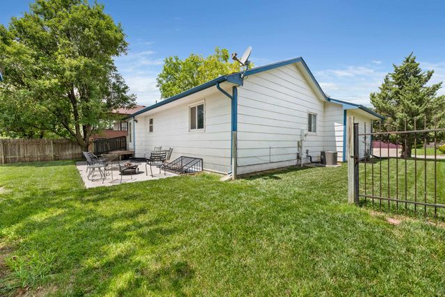 10813 W BLAKE CIR, Wichita, KS 67209
