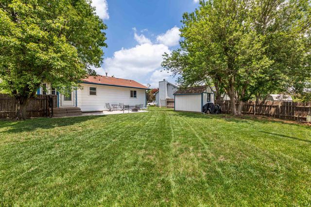 10813 W BLAKE CIR, Wichita, KS 67209