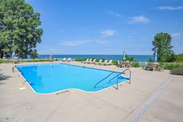 7150 Windcliff Drive, South Haven, MI 49090