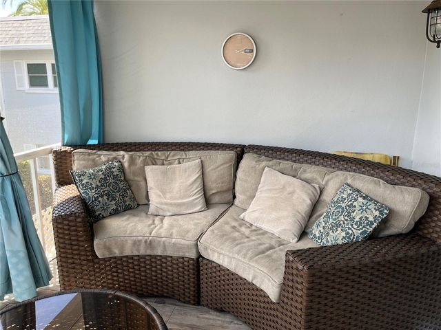 430 LARBOARD WAY 6, Clearwater Beach, FL 33767