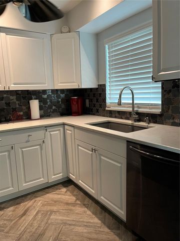 430 LARBOARD WAY 6, Clearwater Beach, FL 33767