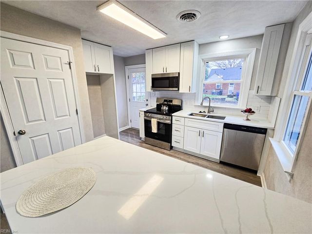 507 Cedar CT, Suffolk, VA 23434