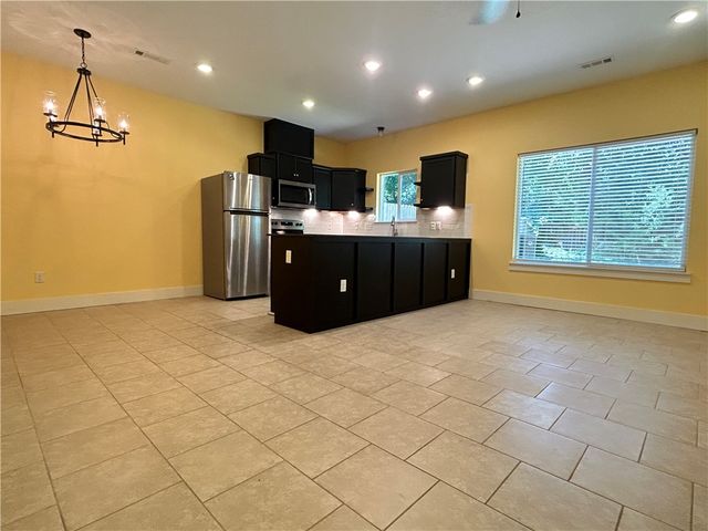 16 Ray Avenue, Fayetteville, AR 72701