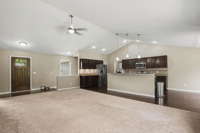 2212 Oakland Farms Trail, Portage City, MI 49024