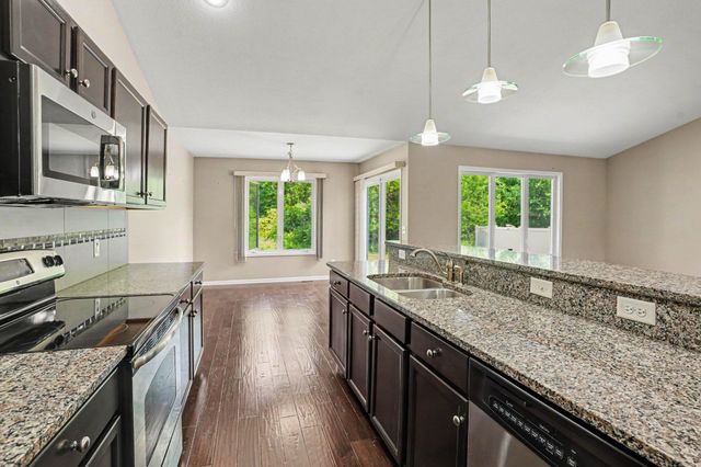 2212 Oakland Farms Trail, Portage City, MI 49024