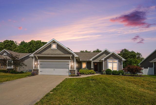 2212 Oakland Farms Trail, Portage City, MI 49024