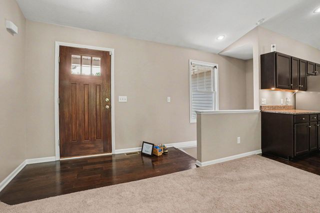 2212 Oakland Farms Trail, Portage City, MI 49024
