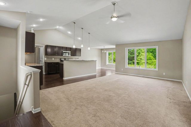 2212 Oakland Farms Trail, Portage City, MI 49024
