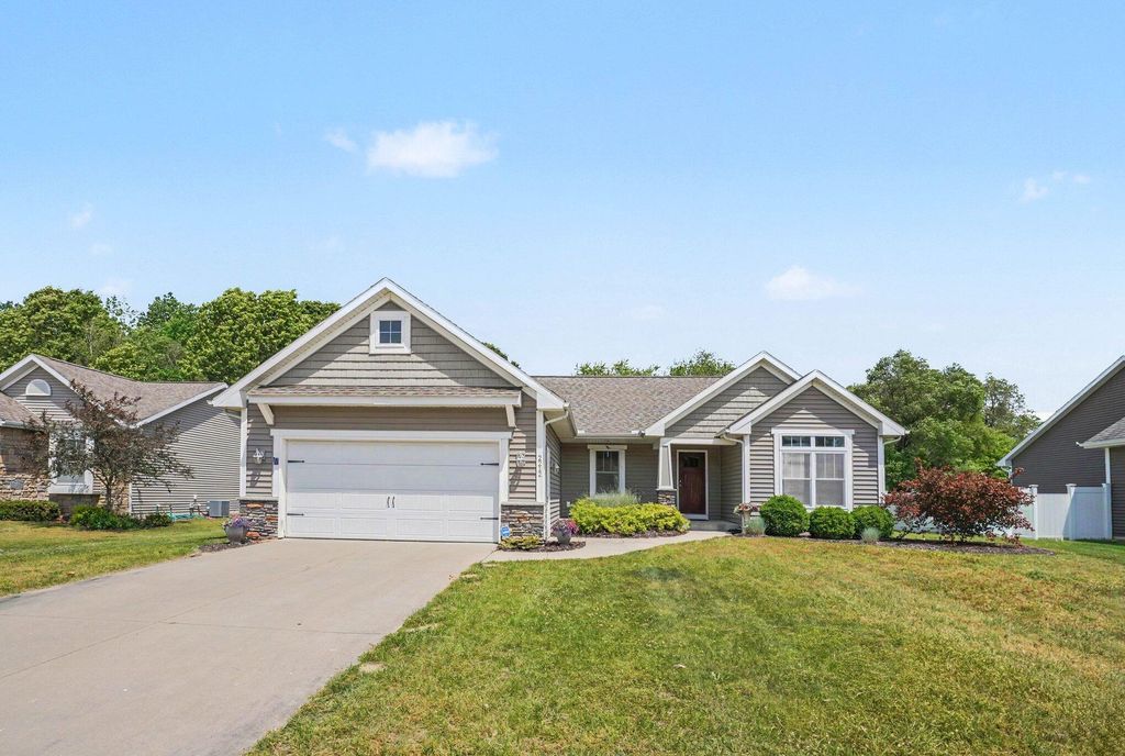2212 Oakland Farms Trail, Portage City, MI 49024