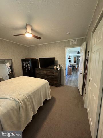 2 PONDEROSA LN, New Providence, PA 17560