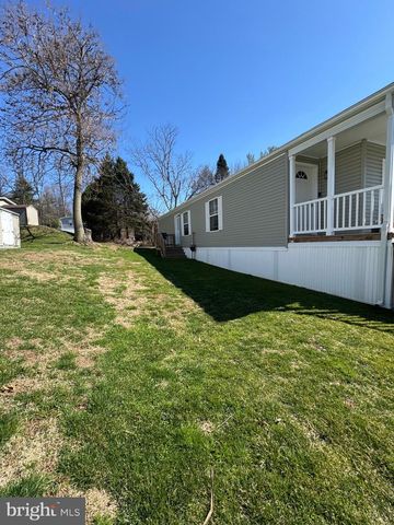 2 PONDEROSA LN, New Providence, PA 17560