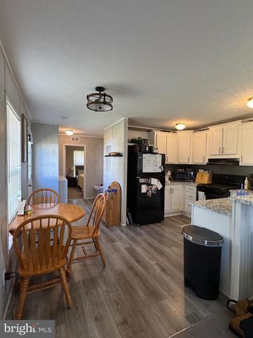 2 PONDEROSA LN, New Providence, PA 17560