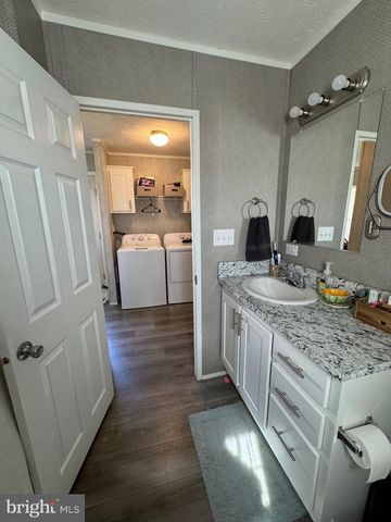 2 PONDEROSA LN, New Providence, PA 17560