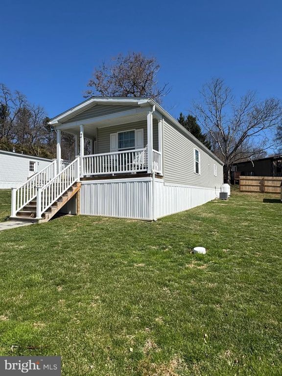2 PONDEROSA LN, New Providence, PA 17560