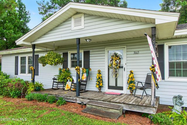 3665 Midway Drive, Whiteville, NC 28472