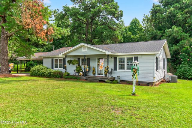 3665 Midway Drive, Whiteville, NC 28472