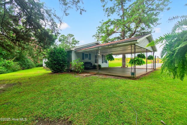 3665 Midway Drive, Whiteville, NC 28472