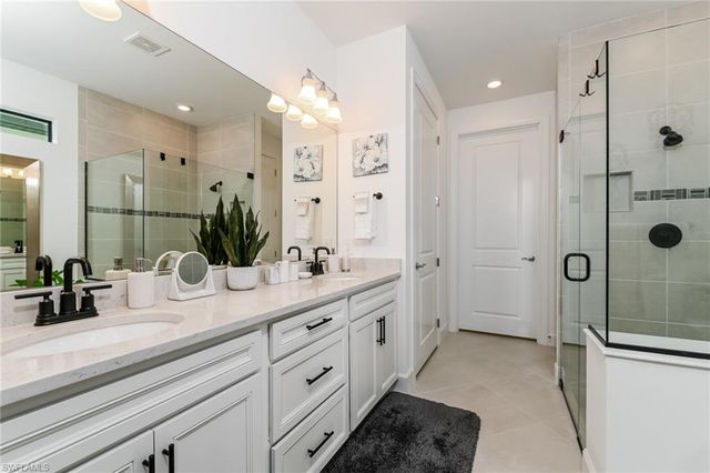 9819 Everglades DR, Naples, FL 34120