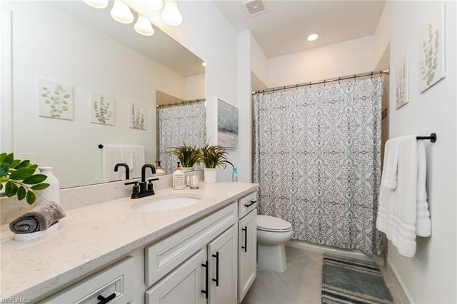 9819 Everglades DR, Naples, FL 34120