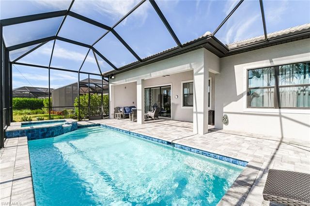 9819 Everglades DR, Naples, FL 34120