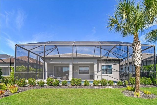 9819 Everglades DR, Naples, FL 34120