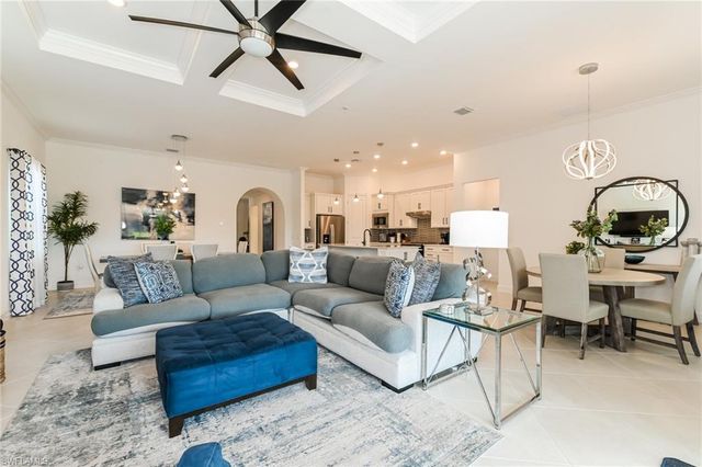 9819 Everglades DR, Naples, FL 34120