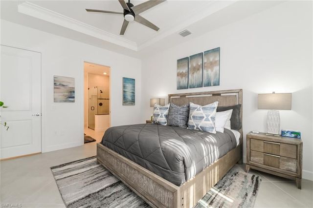 9819 Everglades DR, Naples, FL 34120