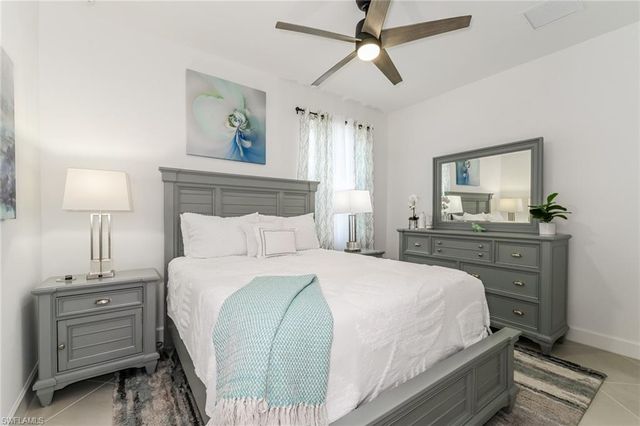 9819 Everglades DR, Naples, FL 34120