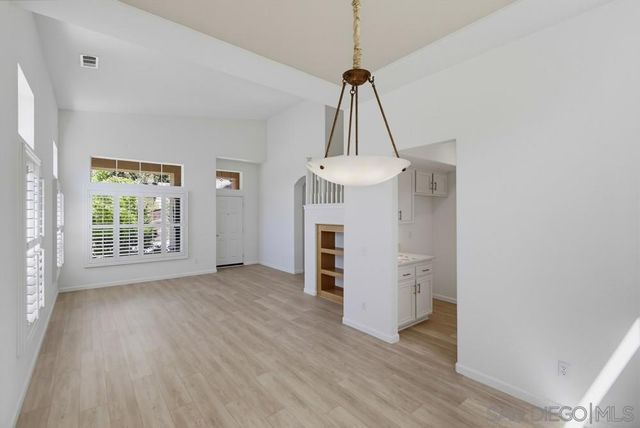 3173 Willow Tree Ln, Escondido, CA 92027