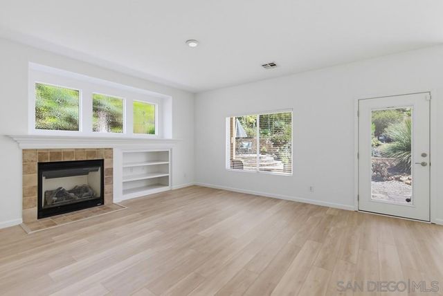 3173 Willow Tree Ln, Escondido, CA 92027