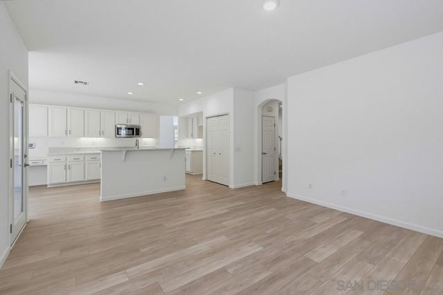 3173 Willow Tree Ln, Escondido, CA 92027