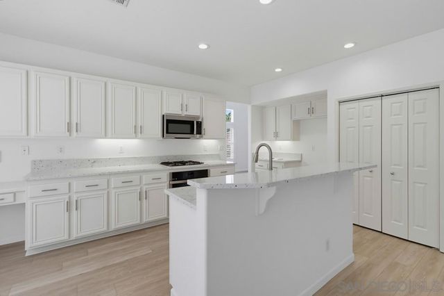 3173 Willow Tree Ln, Escondido, CA 92027