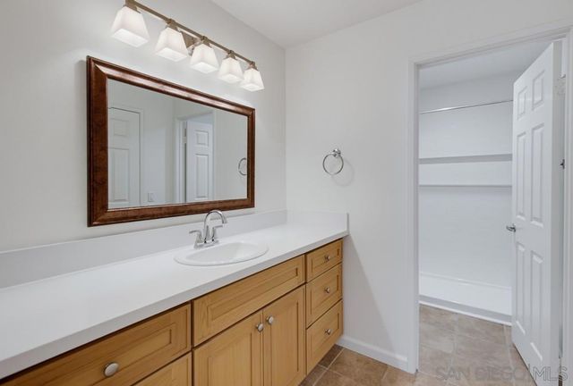 3173 Willow Tree Ln, Escondido, CA 92027