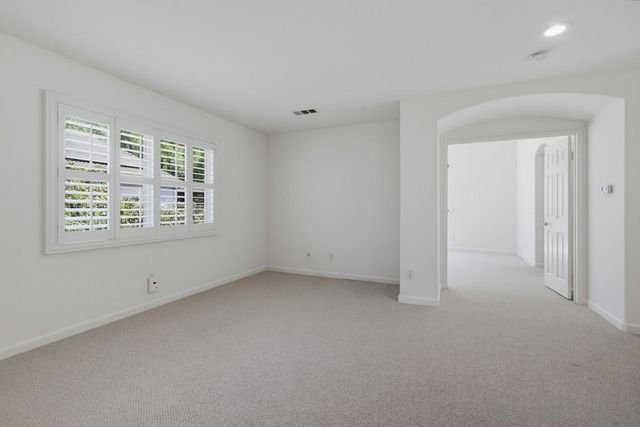 3173 Willow Tree Ln, Escondido, CA 92027
