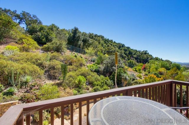 3173 Willow Tree Ln, Escondido, CA 92027