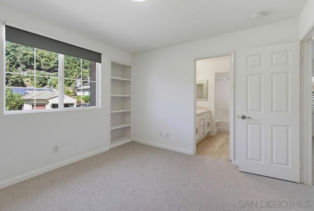 3173 Willow Tree Ln, Escondido, CA 92027