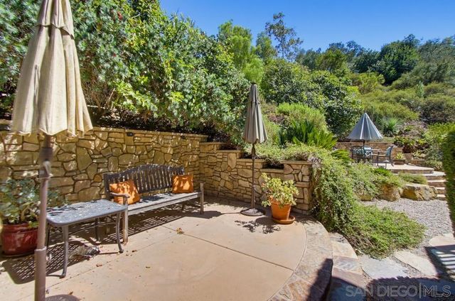 3173 Willow Tree Ln, Escondido, CA 92027